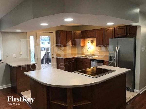 Foto del edificio - 4538 Crestline Dr