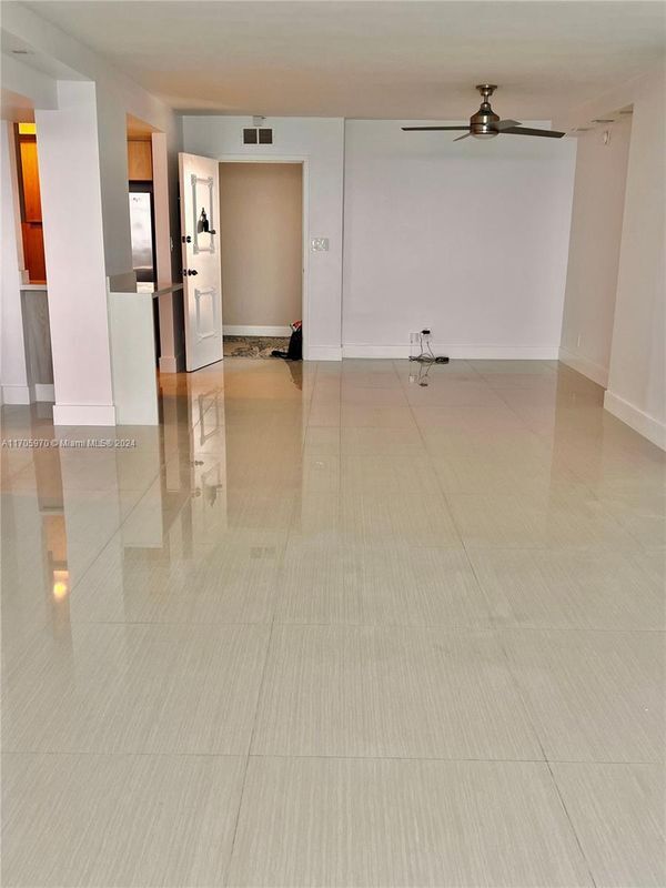 Foto del edificio - 3140 S Ocean Dr