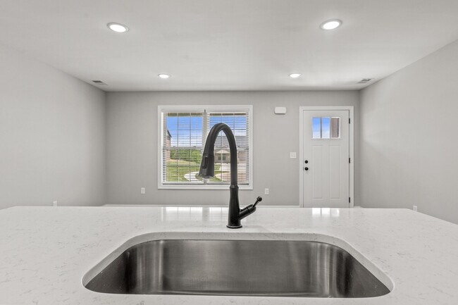 Foto del edificio - 5011 Melana Wy