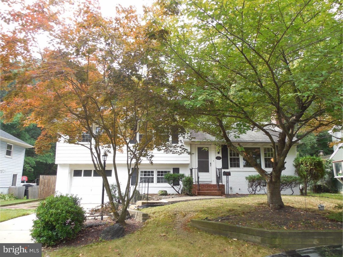 Foto principal - 1232 Chesterfield Rd