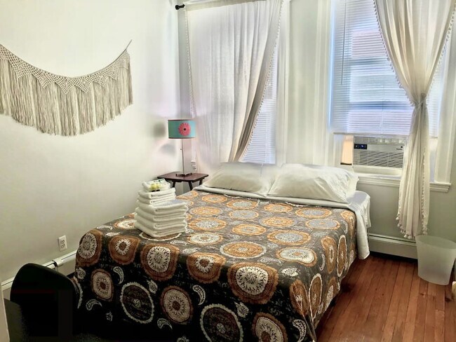 Building Photo - 109 Strathmore Rd