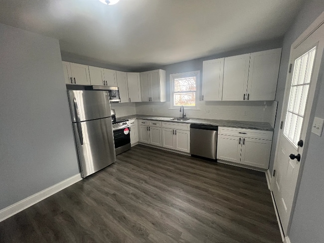 Building Photo - 231 Adams St