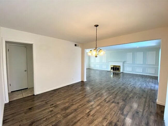 Foto del edificio - Stunning 4 Bedroom House in Del Cerro Now ...