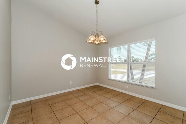 Foto del edificio - 3 Bedroom Pet-Friendly Home in Cape Coral, FL with Main Street Renewal