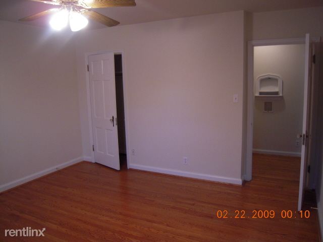 Building Photo - 2972 Linwood Ave