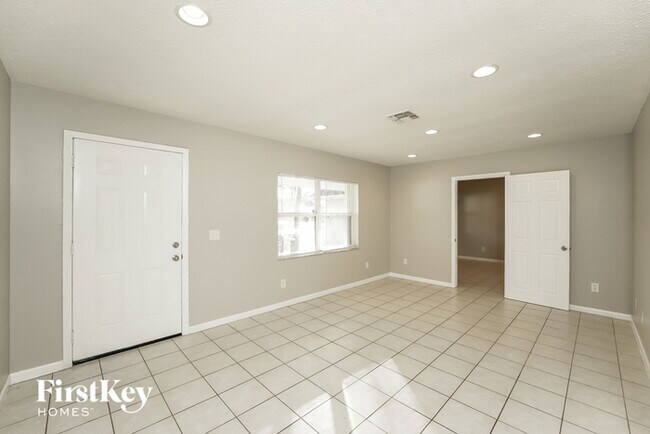 Foto del edificio - 734 SW Avens St