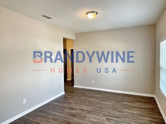 Foto del edificio - 50% OFF! No Application Fees - Move-in by ...