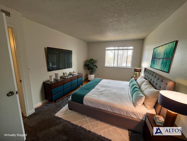Foto del edificio - 2 bed 2 bath condo 1st floor! washer/dryer...