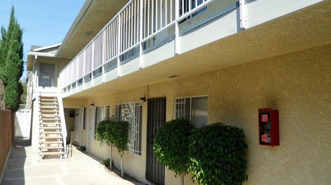 Building Photo - 761 Rose Ave