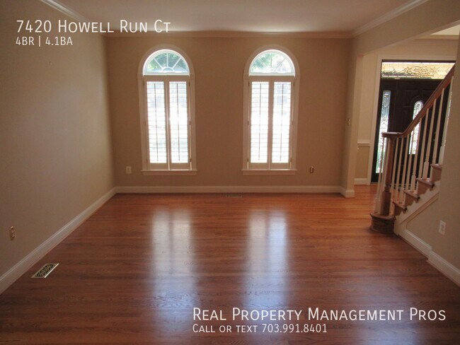 Foto del edificio - Over 5400SF/Backs to Trees