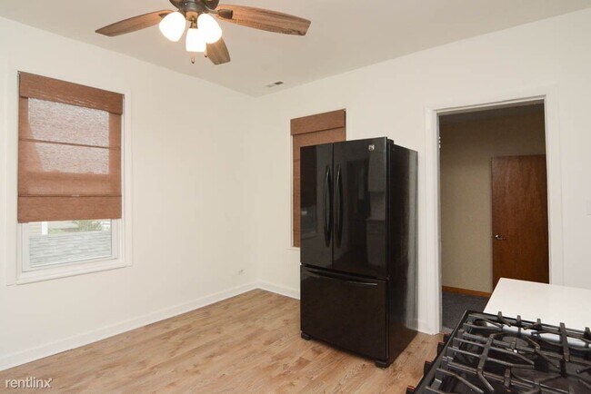 Building Photo - 4738 N Lavergne Ave