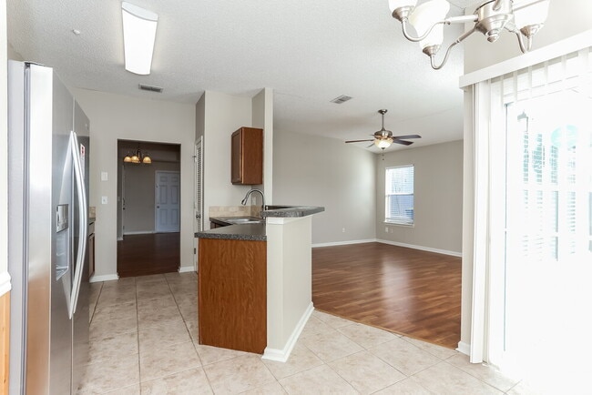 Foto del edificio - 12327 Sondra Cove Ct