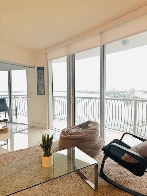 Foto del edificio - 1750 N Bayshore Dr