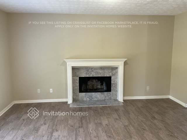 Foto del edificio - 1609 Deer Creek Ln