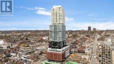 Building Photo - 39 Mary St