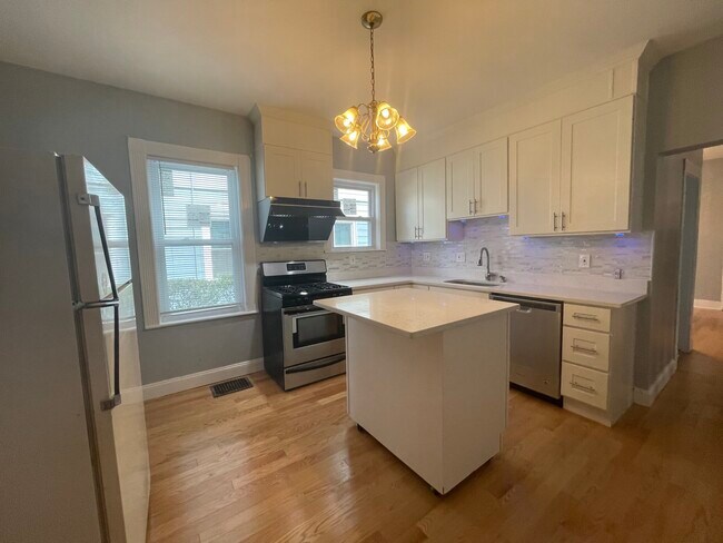 Building Photo - 20 Litchfield St