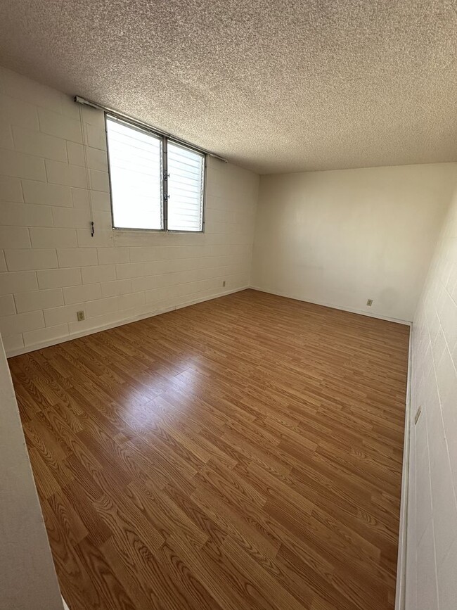 Building Photo - CITRON VILLA - 1 BDRM 1 Bath 1 Parking