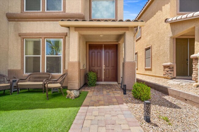 Foto del edificio - Luxurious, Exceptional Entertaining 5 Bedroom Home Featuring Expansive Indoor-Outdoor Living
