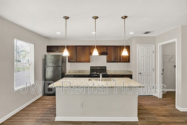 Photo - 1009 Kenmore St House