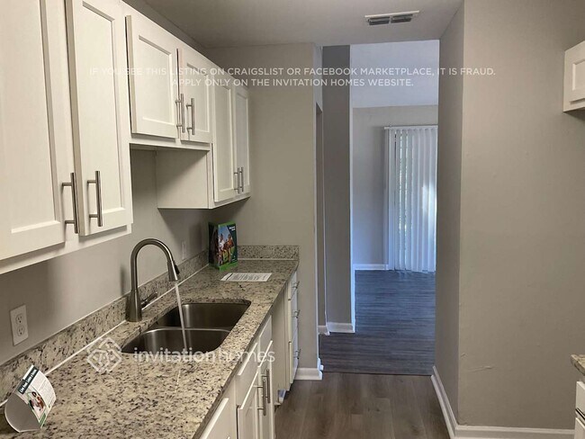 Building Photo - 4914 Donnybrook Ave