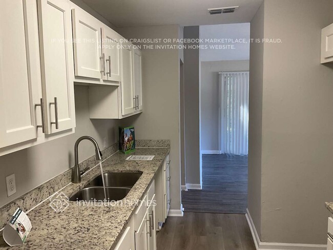 Foto del edificio - 4914 Donnybrook Ave