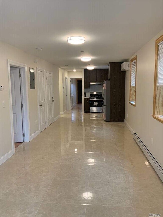 Foto del edificio - 61-11 172nd St