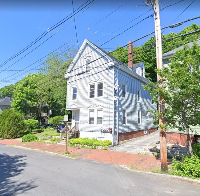 Building Photo - 225 Valley St