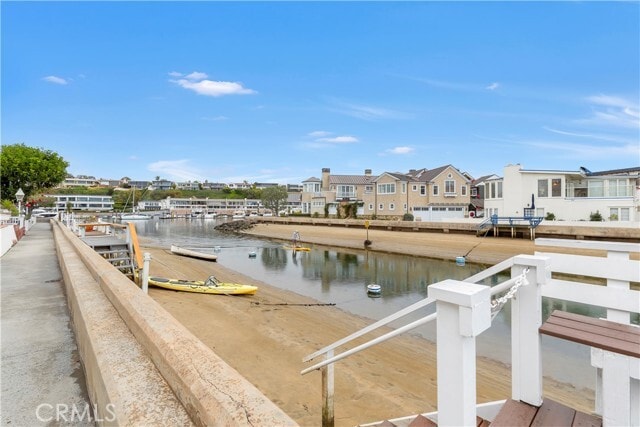 Building Photo - 325 Grand Canal