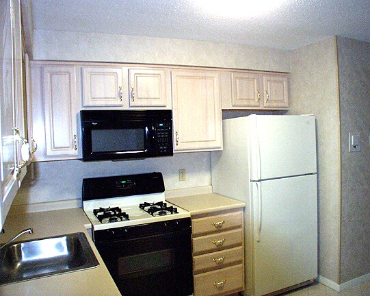KITCHEN - 86 Beacon St