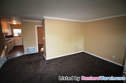 Building Photo - 904 Luster Ln
