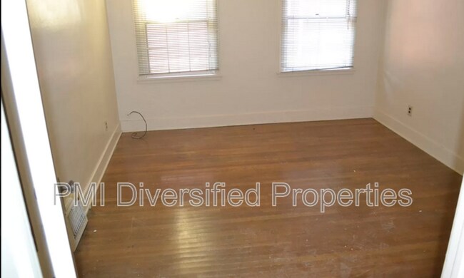 Building Photo - 636 S. Center St.