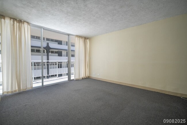 Building Photo - $3,200/mo / 2BR / 1BA • 755 SF • 1 Assigne...