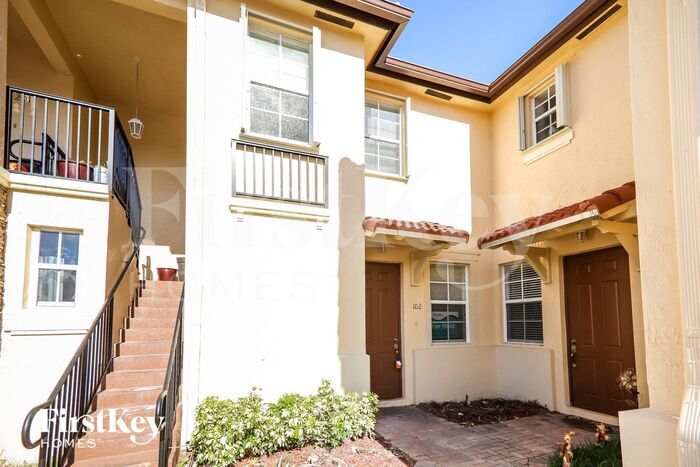 Foto principal - 1495 NE 33rd Ave