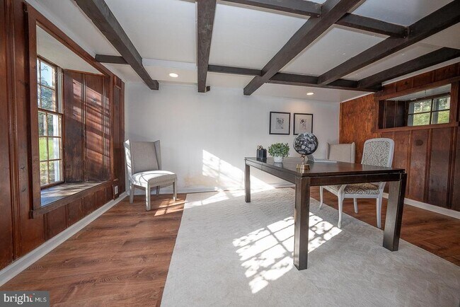 Foto del edificio - 875 Old State Rd
