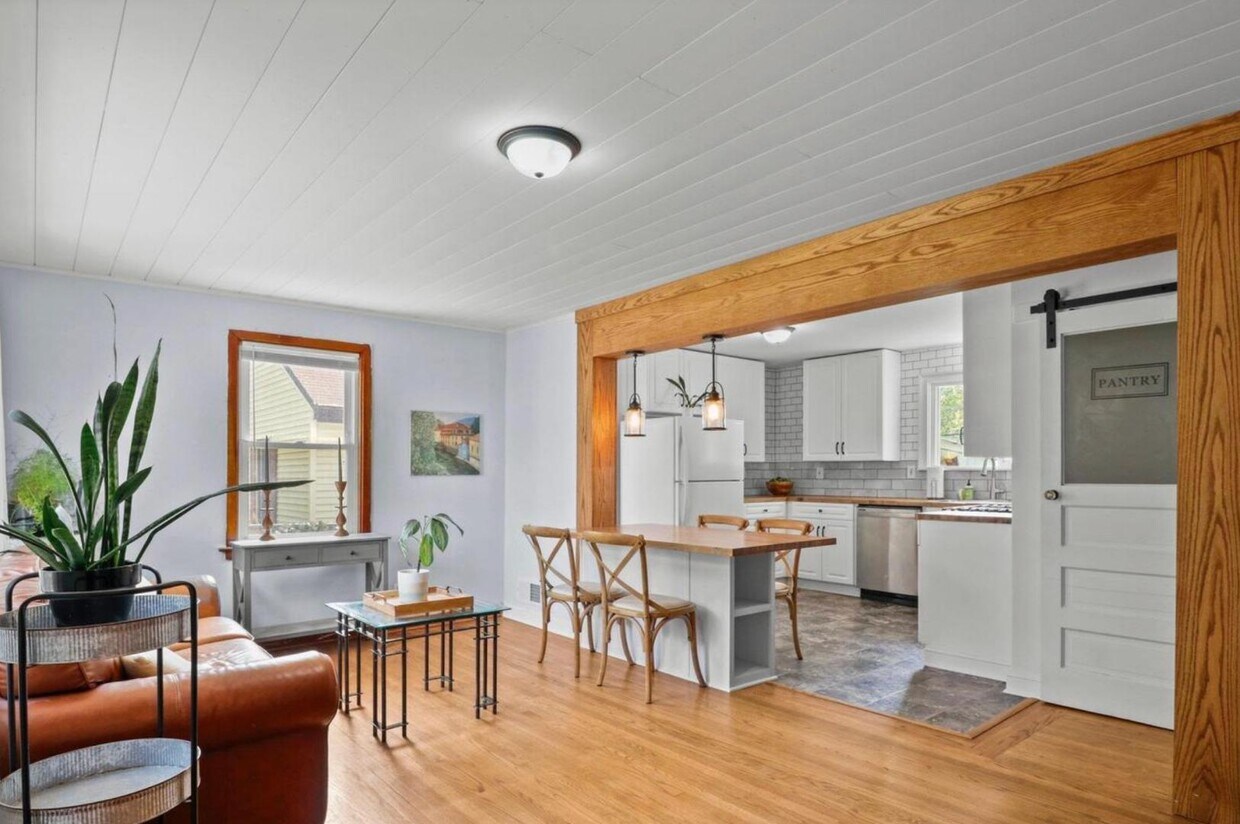 Foto principal - 849 Dane St