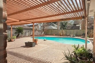 Building Photo - 10911 Elmdale Dr