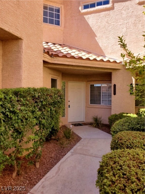 Building Photo - 5201 S Torrey Pines Dr
