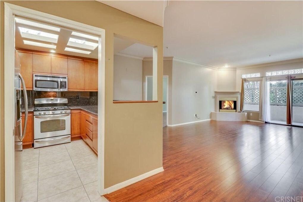 4477 Woodman Ave, Sherman Oaks, CA 91423 Condo for Rent in Sherman
