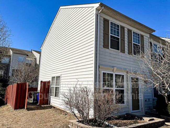 Building Photo - 5244 Elbetee Ln
