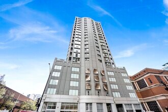 Building Photo - 600 N Dearborn St