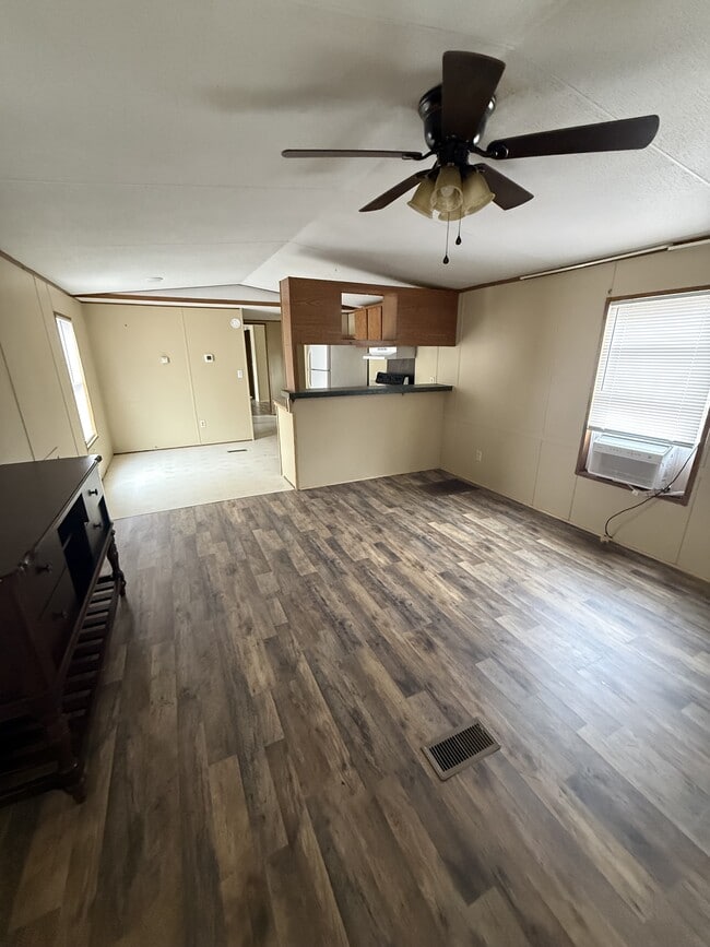 Foto del edificio - 605 Henrietta St