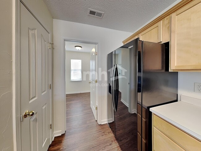 Building Photo - 127 Hampshire Dr