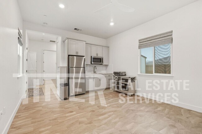 Foto del edificio - 4901 Peace Lily Ln