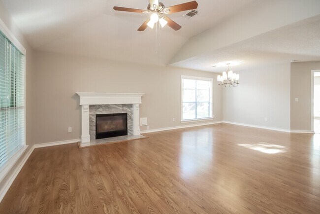 Foto del edificio - 19019 Oakway Dr