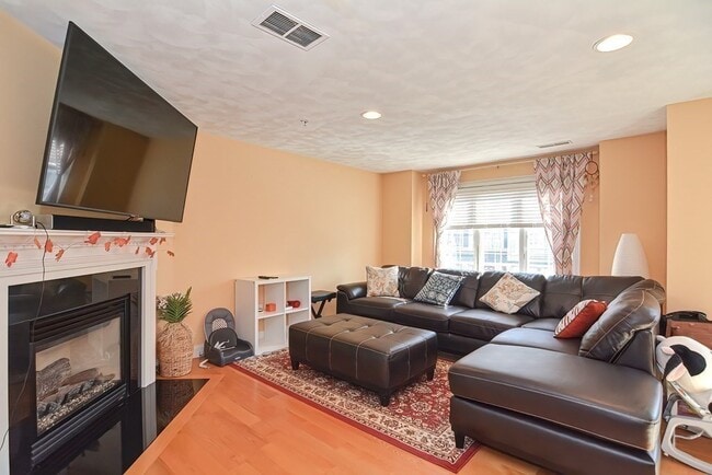 Building Photo - 1 Olson St