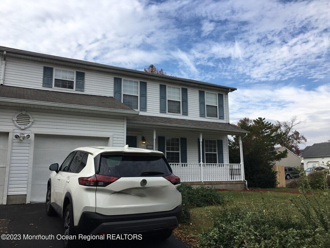 Foto principal - 113 Greenwood Lake Rd