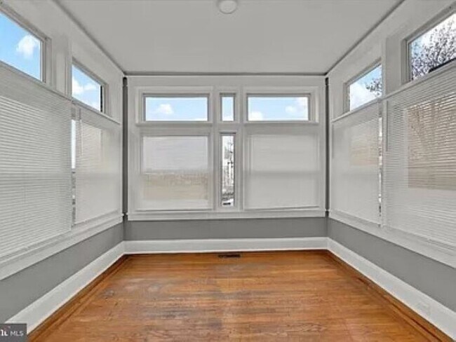 Foto del edificio - 818 E 35th St