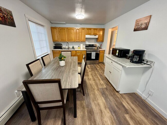 Foto del edificio - 760 8th Ave