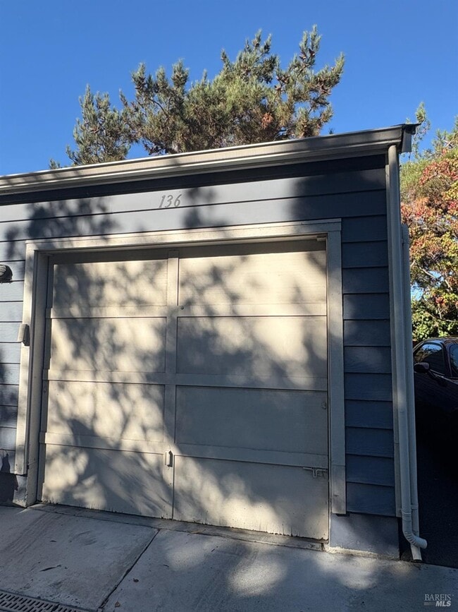 Foto del edificio - 136 Sea Crest Cir