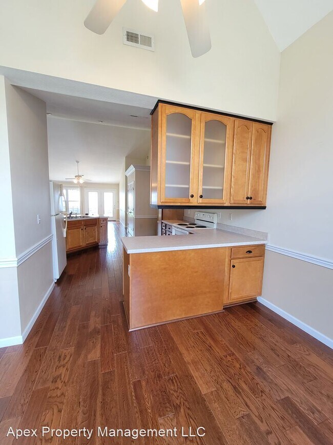 Building Photo - 3 br, 2 bath House - 1016 Silver Creek Lane